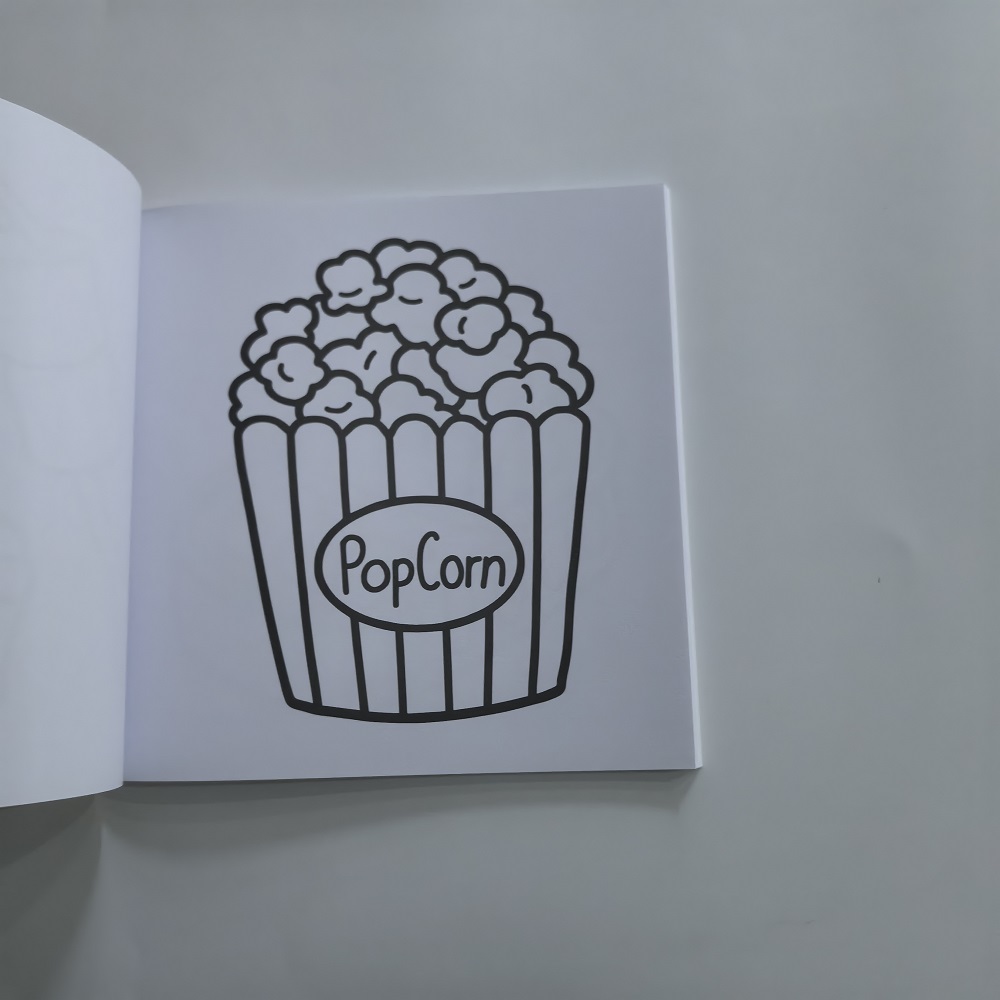 食品、飲み物、デザートの塗り絵 大人と子供向け 簡単に塗れる - Food And Snacks Coloring Book のレビューと価格